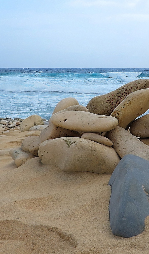 Камни на пляже Арубы