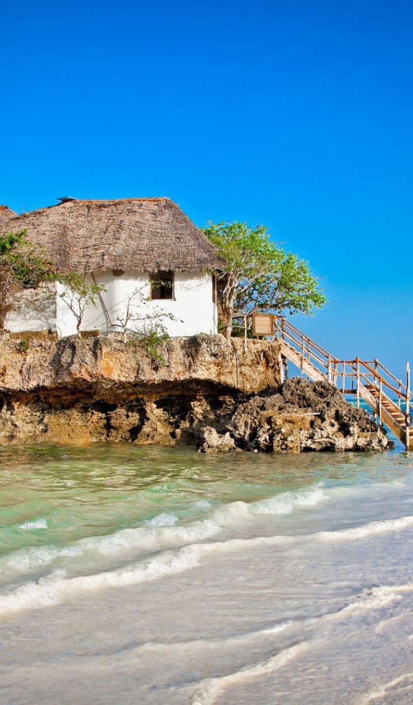 Дом на скале в Кении