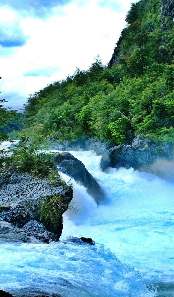 Пороги на реке в Чили