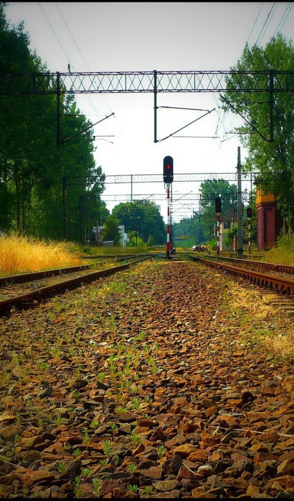 Светофор на железной дороге