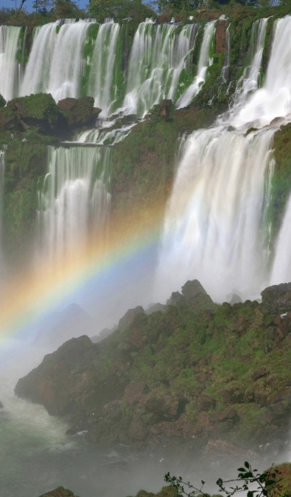 Радуга на водопаде Игуасу