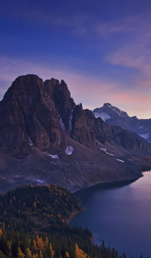 Гора Ассинибойн в Канаде