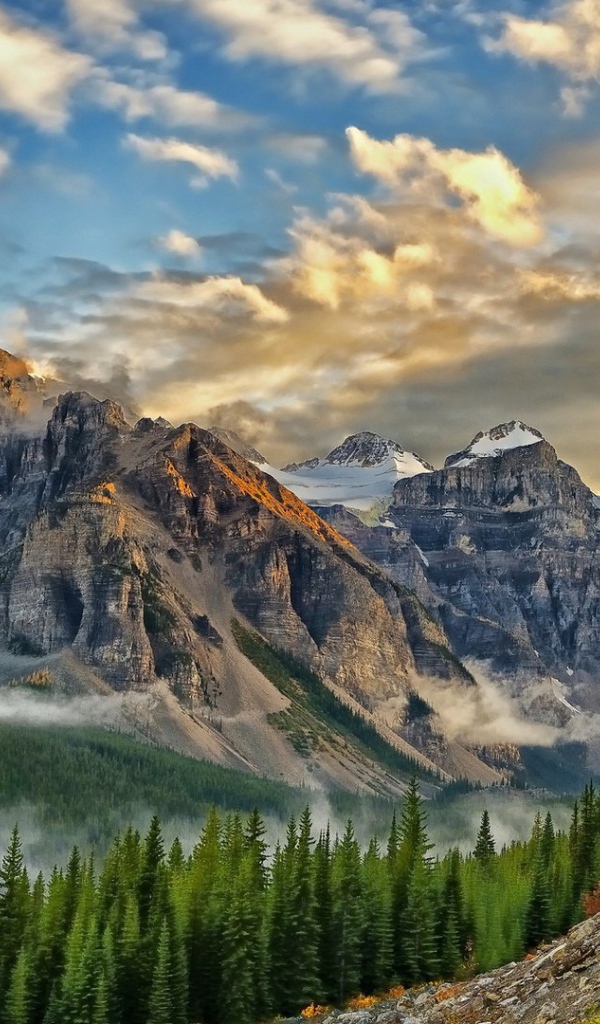 Долина десяти пиков, Канада