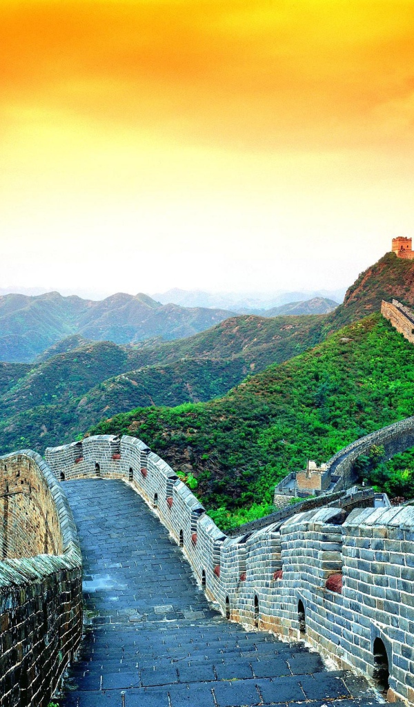 Красочное небо над Китайской стеной