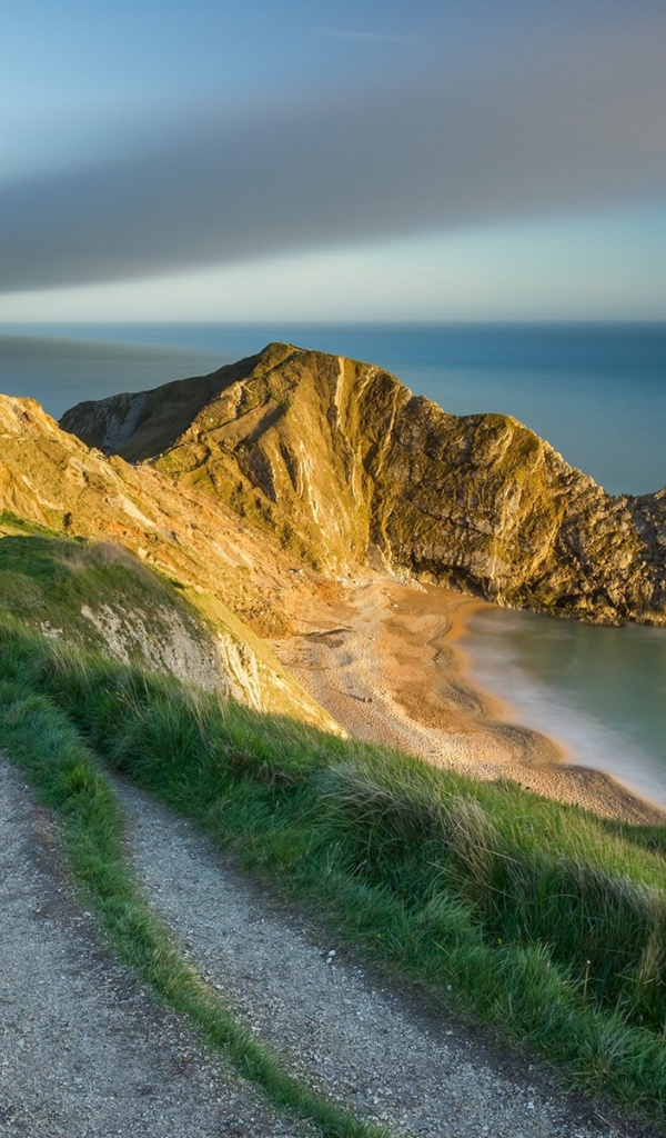 Скальные ворота Дердл-Дор в Англии