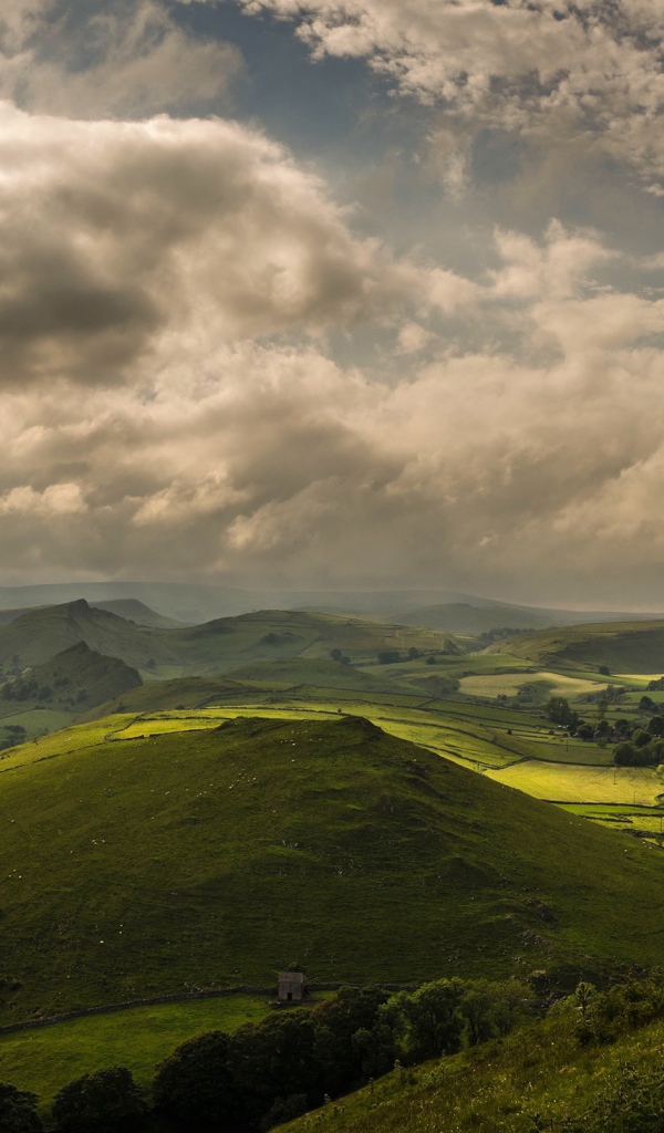 Вид с высоты на холмы Великобритании