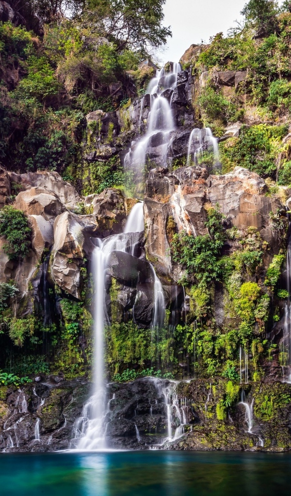 Водопад на скале, Франция