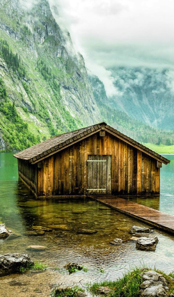 Озеро Оберси в Баварии Германия