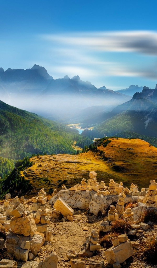 Каменистая местность в Альпах, Италия