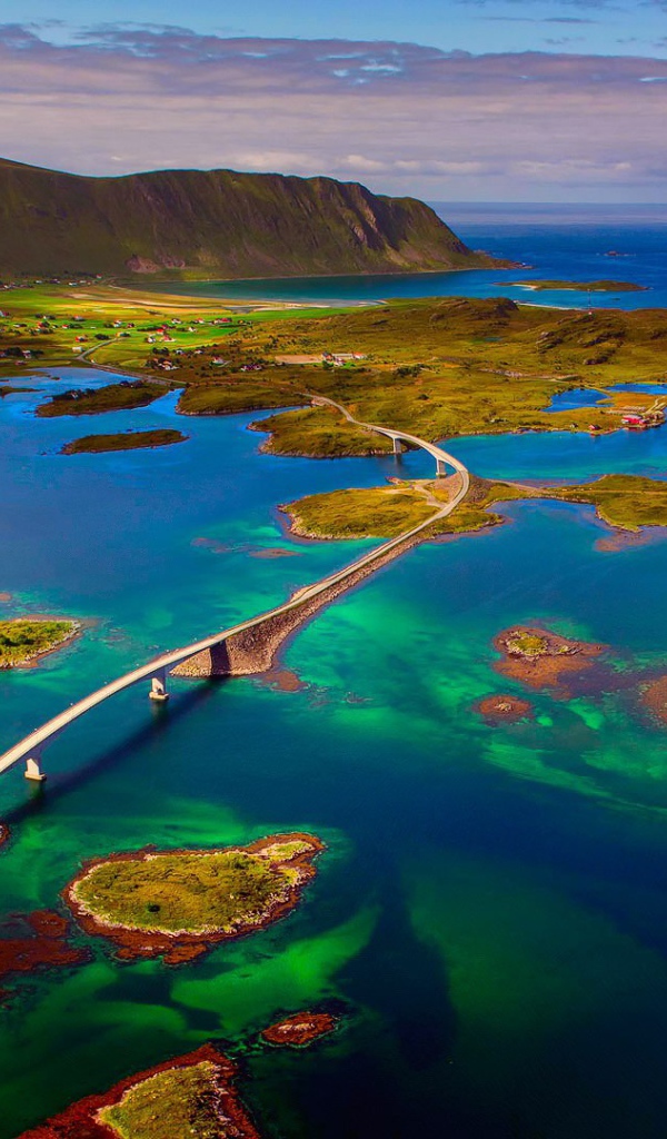 Мост на Лофотенских островах, Норвегия