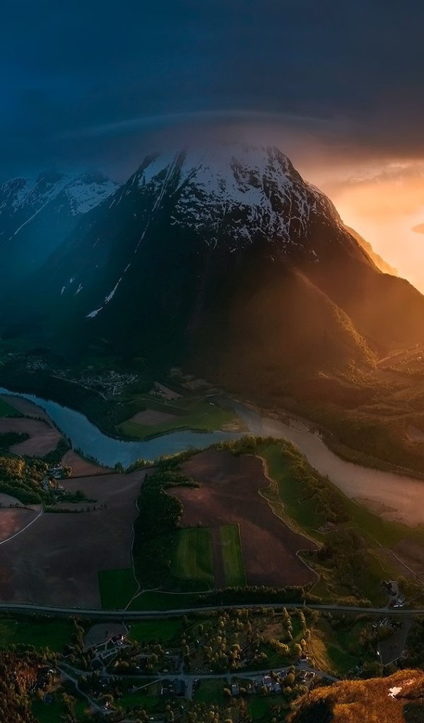 Местность Гейрангер в Норвегии