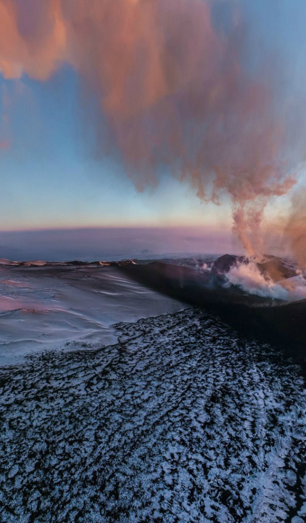 Вулкан Плоский Толбачик на Камчатке