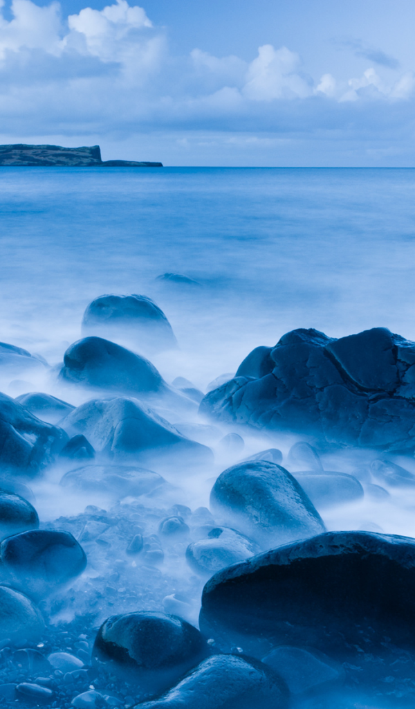 Голубое море у берегов Шотландии