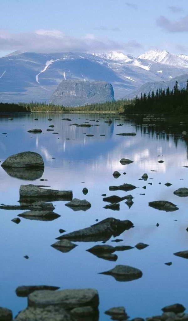 Камни на озере, Швеция