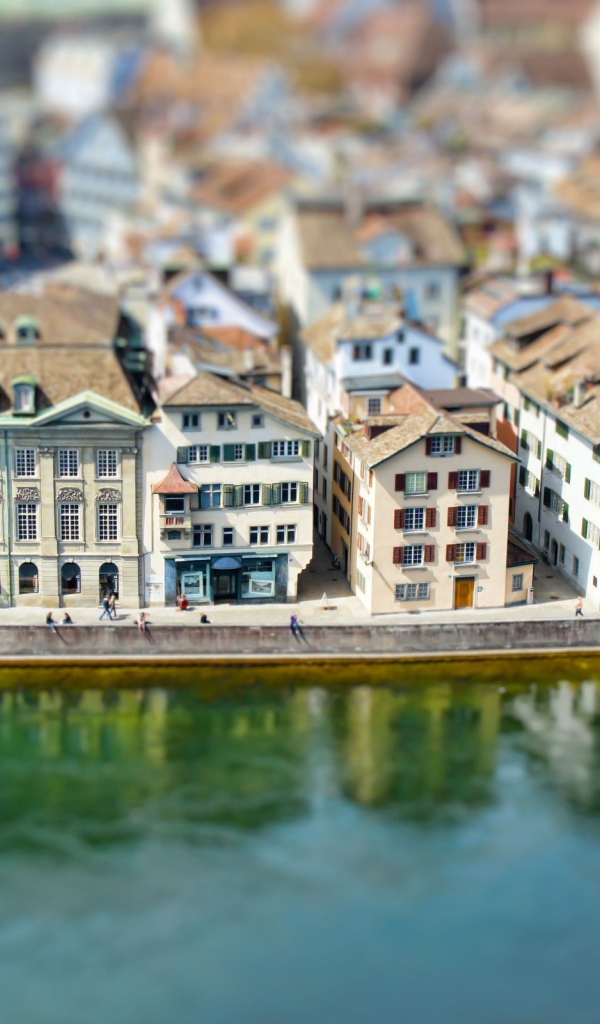 Набережная в городе в Швейцарии