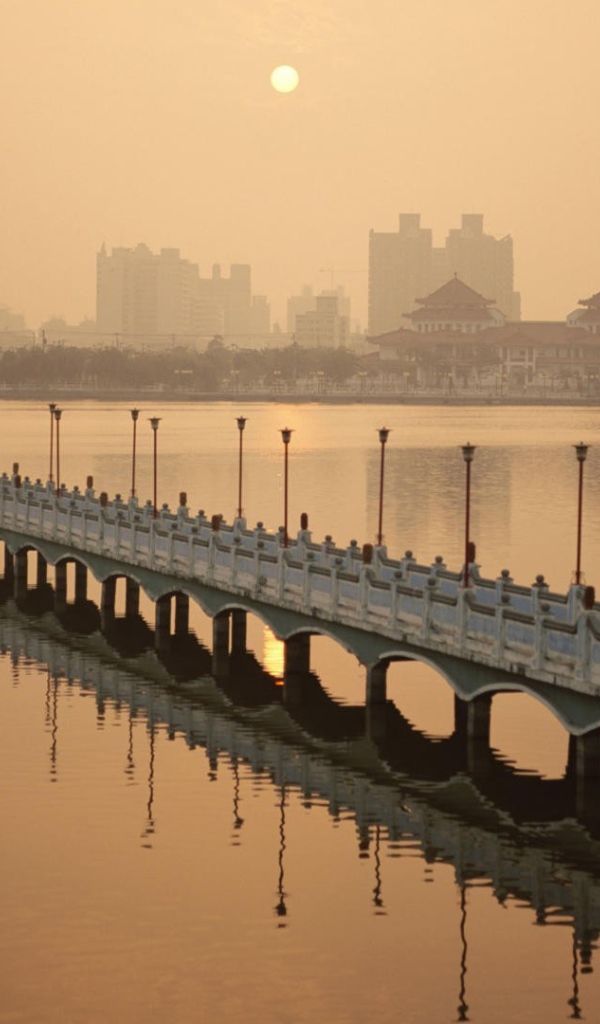 Беседка на воде на Тайване