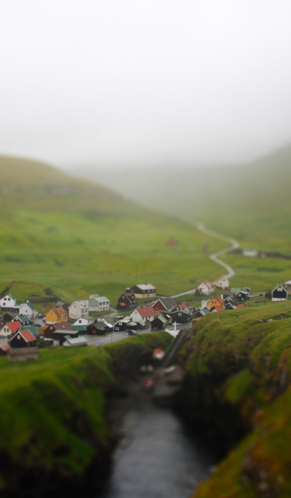 Овраг на окраине горного селения