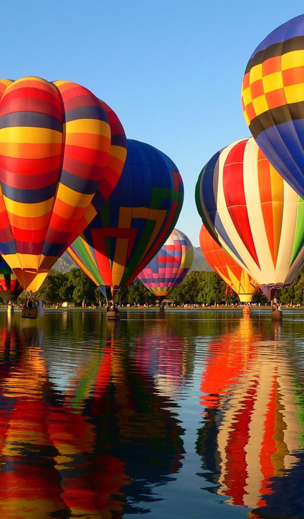 Воздушные шары на озере, Колорадо США