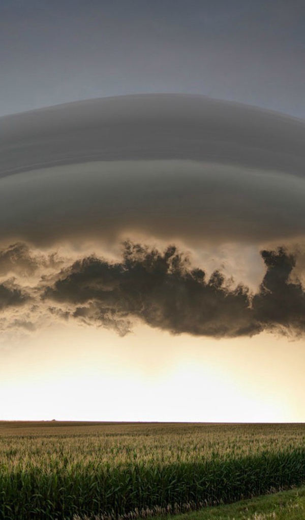 Валовое облако над городом Карни, штат Небраска