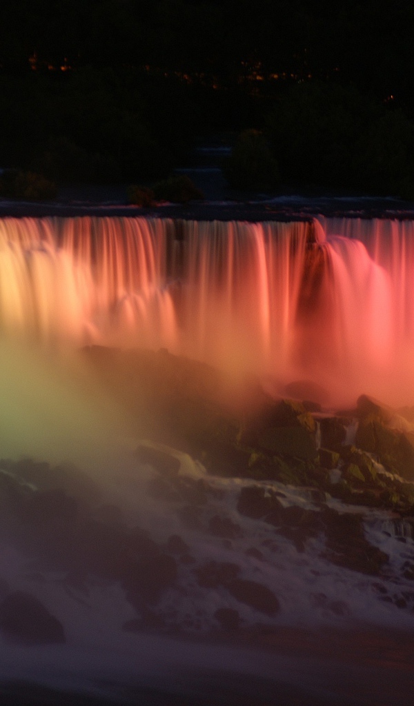 Подсветка зимнего Ниагарского водопада