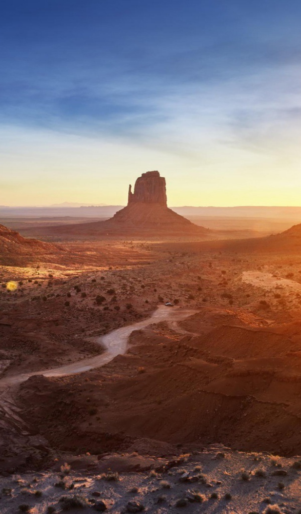 Восход солнца в Долине монументов