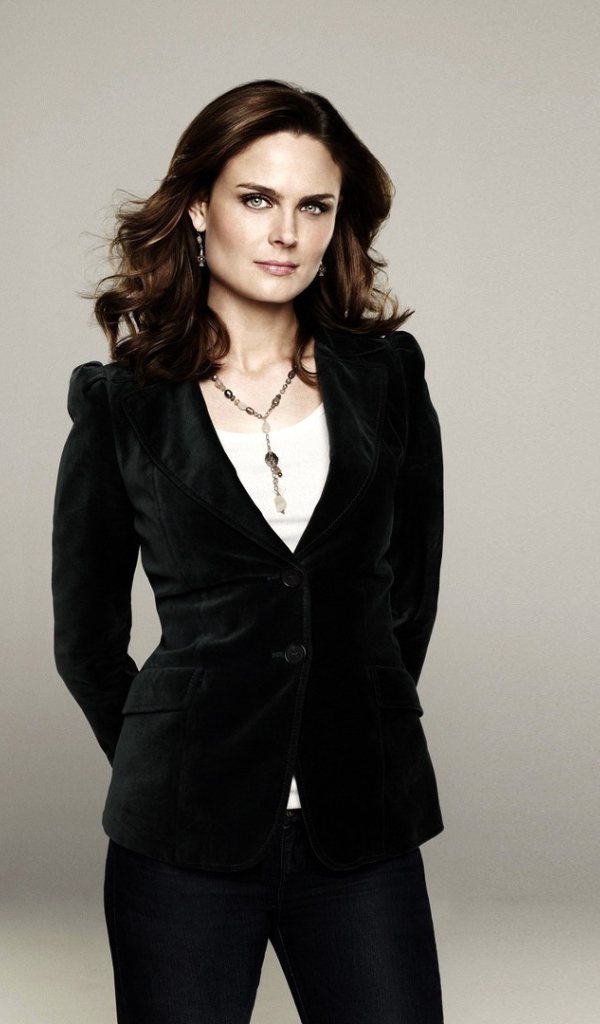 Красивая актриса Эмили Дешанель