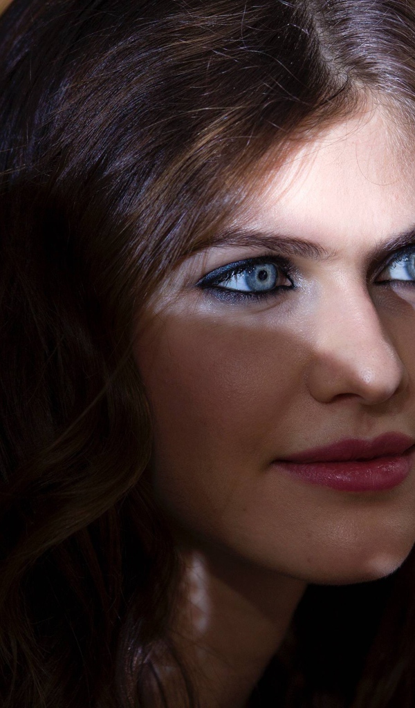 Голубоглазая актриса Александра Даддарио