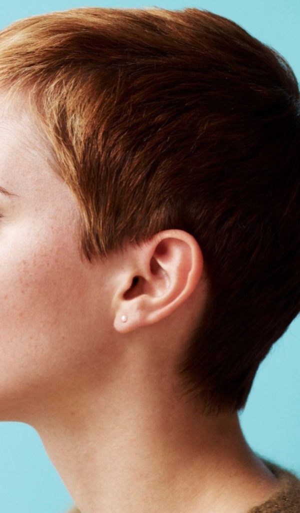 Эмма Уотсон с короткой стрижкой