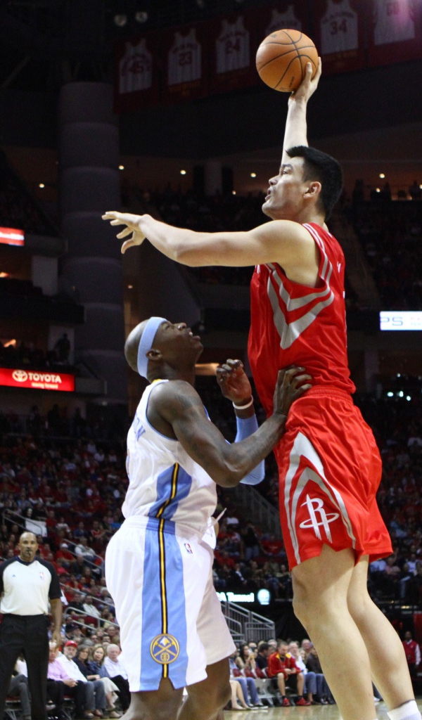 Баскетбольная команда Хьюстона на площадке