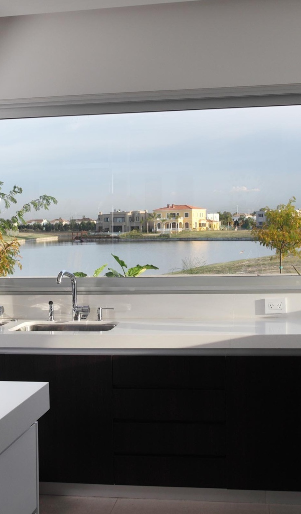 Кухня с видом на море