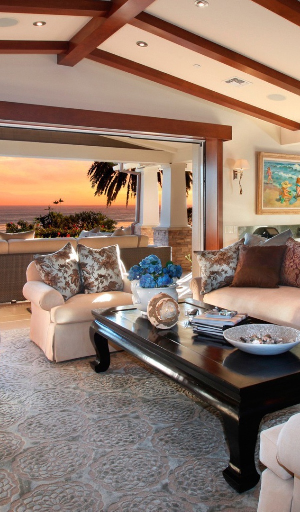 Гостиная в доме на тропическом острове