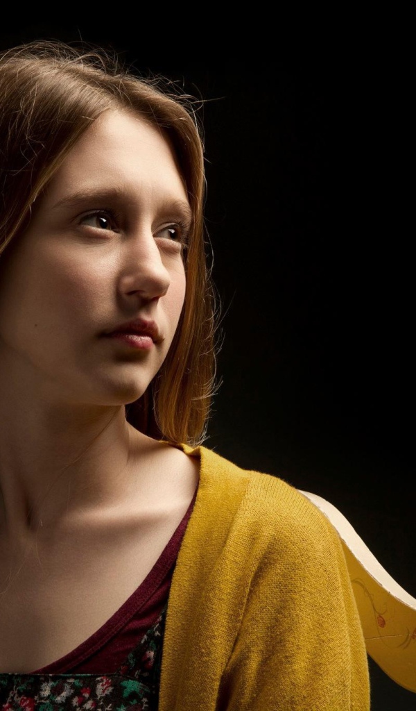 Знаменитая девушка Таисса Фармига