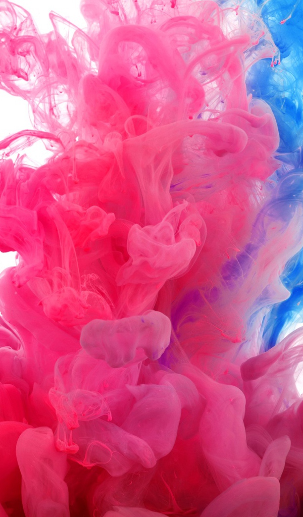 Разноцветный дым на белом фоне 