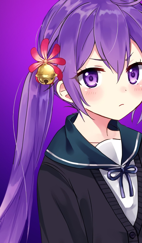 Девушка аниме с фиолетовыми волосами 