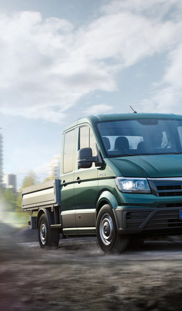 Зеленый пикап MAN TGE 3.140 Crew Cab, 2017 