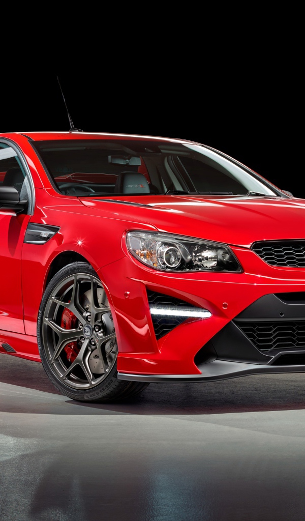 Красный HSV GTSR Maloo, 2017 на черном фоне 