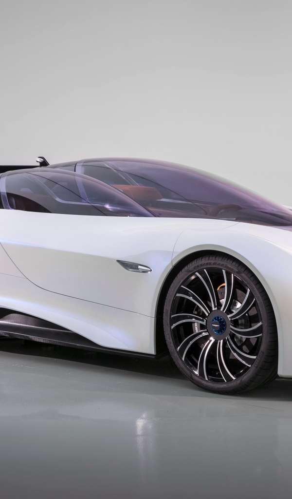 Стильный белый автомобиль Techrules Ren Supercar, 2017 