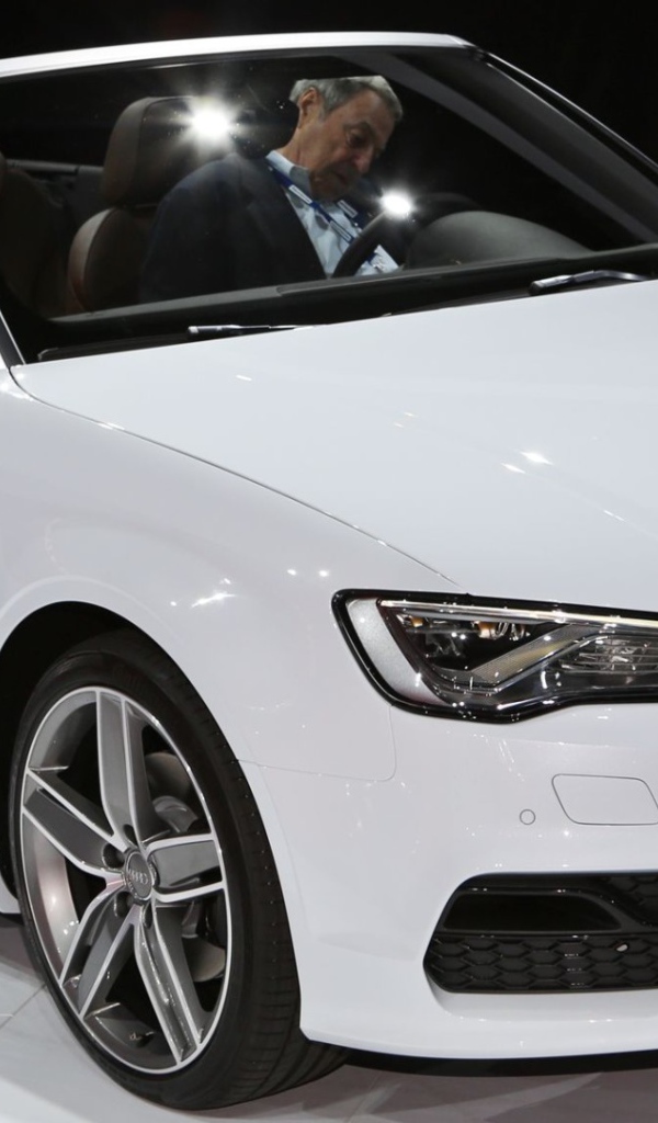 Белоснежный стильный Audi A3 2017 