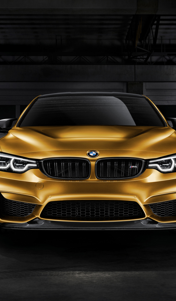 Автомобиль  BMW M4 GTS, 2018 вид спереди