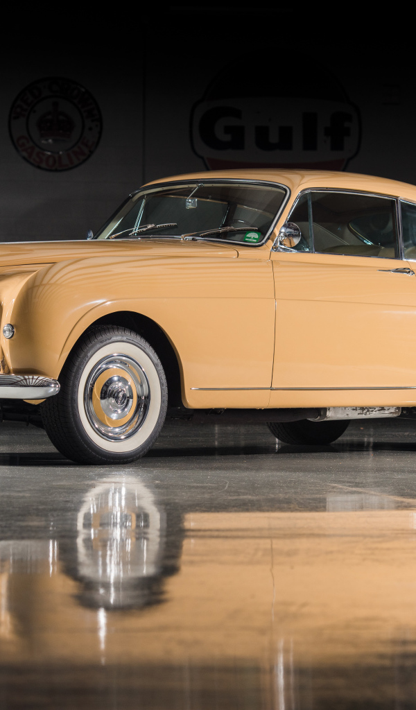 Ретро автомобиль Bentley S1 Continental Sports Saloon by Mulliner LHD 