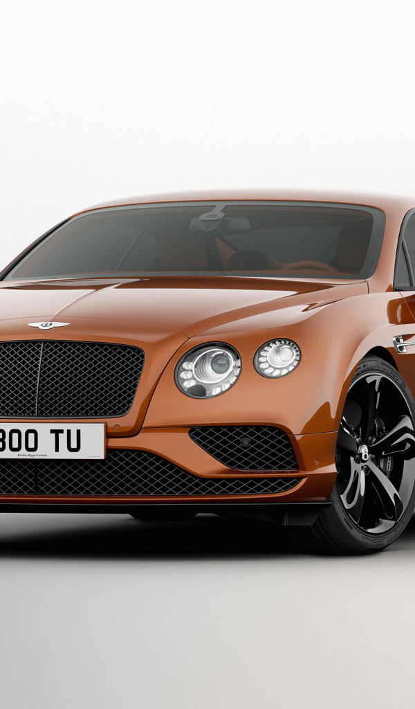 Автомобиль  Bentley Continental GT, 2017 на белом фоне 