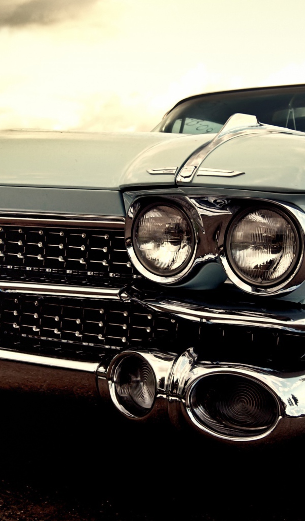 Ретро автомобиль Cadillac Eldorado Biarritz вид спереди