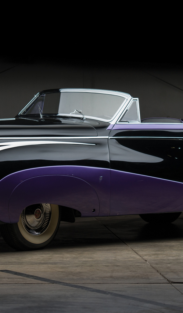 Стильный ретро автомобиль Cadillac Series 62 Classic Convertible