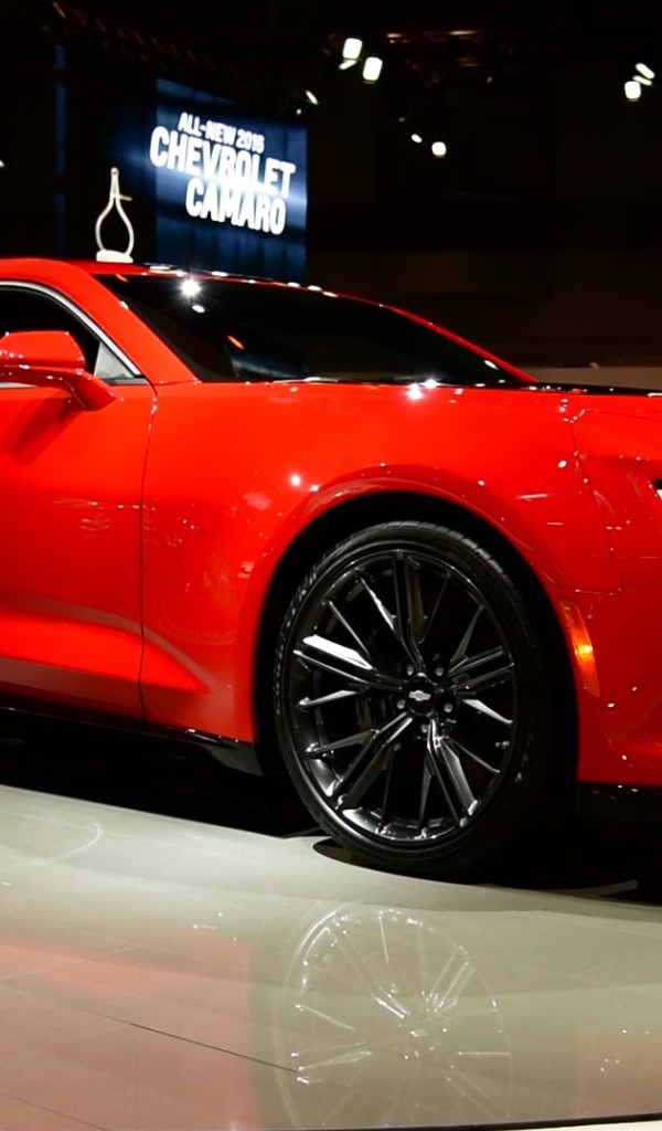 Красный Chevrolet Camaro ZL1 спорт-купе 2017 года  