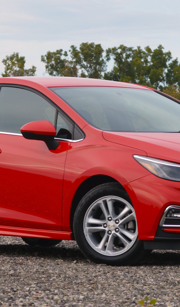 Красный Chevrolet Cruze Hatchback 2017 года 