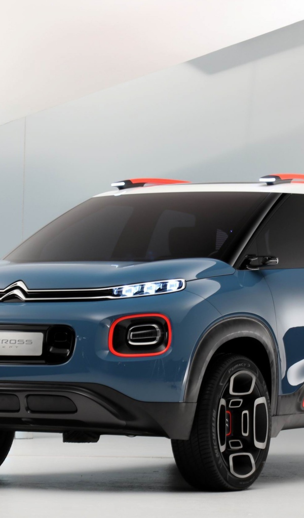 Синий кроссовер Citroen C5 Aircross, 2018 на сером фоне