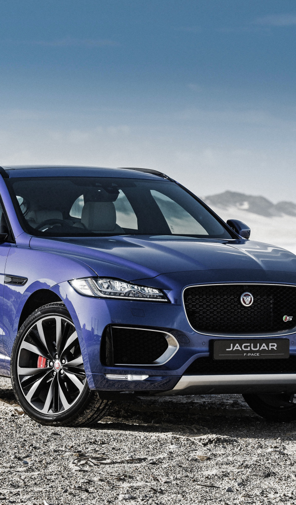 Спортивный кроссовер  Jaguar F-PACE, 2017 синего цвета 