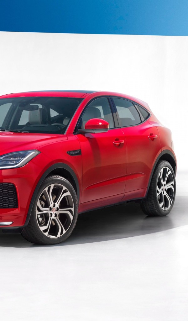 Стильный красный автомобиль  Jaguar E-Pace, 2018
