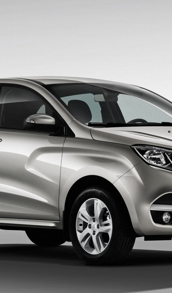 Серый российский автомобиль Лада XRAY