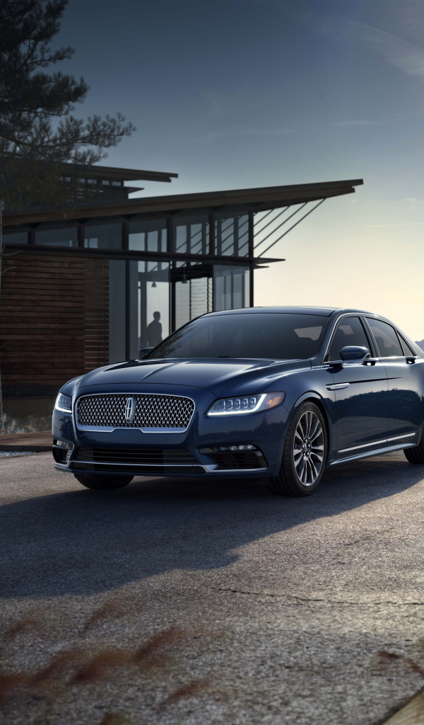 Стильный автомобиль Lincoln Continental, 2017 цвет синий металлик